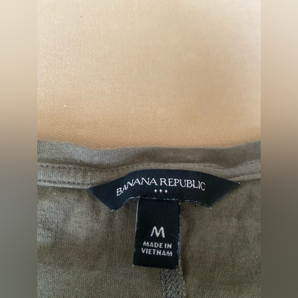 Banana Republic Graphic Tee - Picture 2 of 2